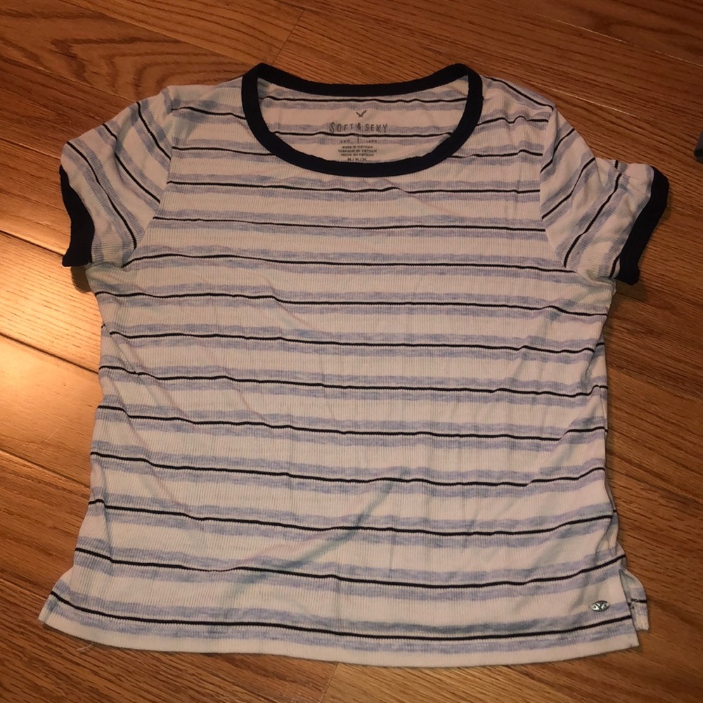 Soft and sexy AE T shirt
